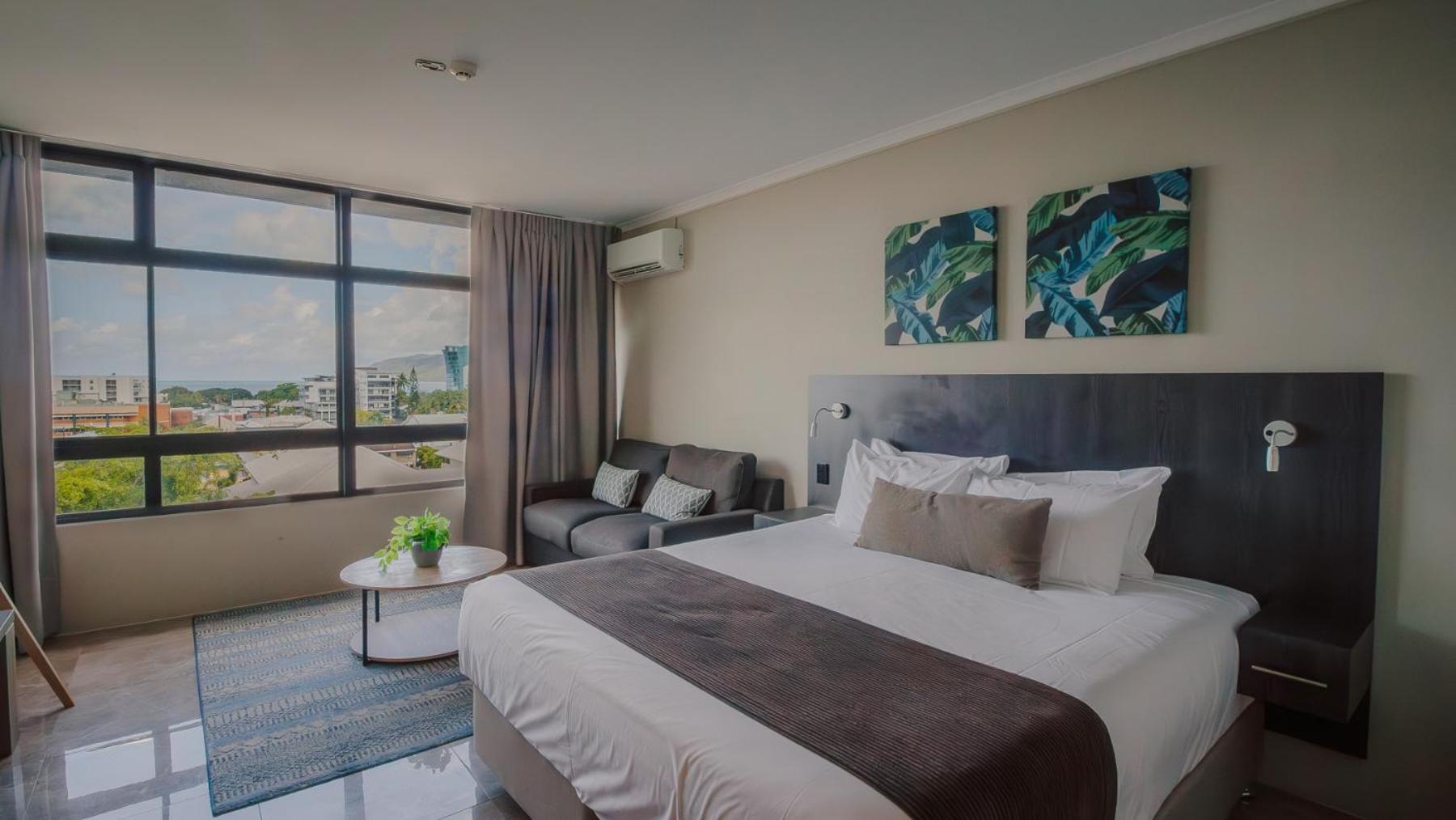 Sunshine Tower Hotel Κερνς Εξωτερικό φωτογραφία